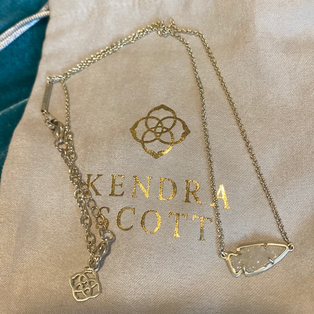 Kendra Scott arrow necklace